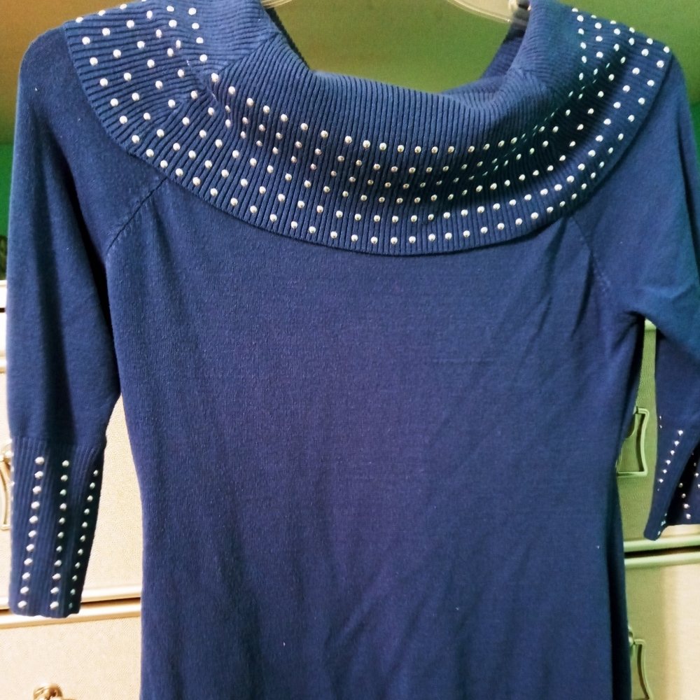 Sweater - Picture 3 of 4